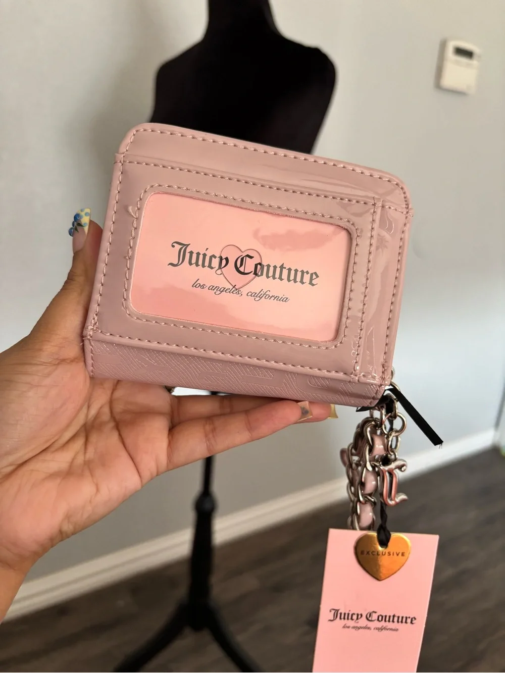 Juicy Couture compact glossy